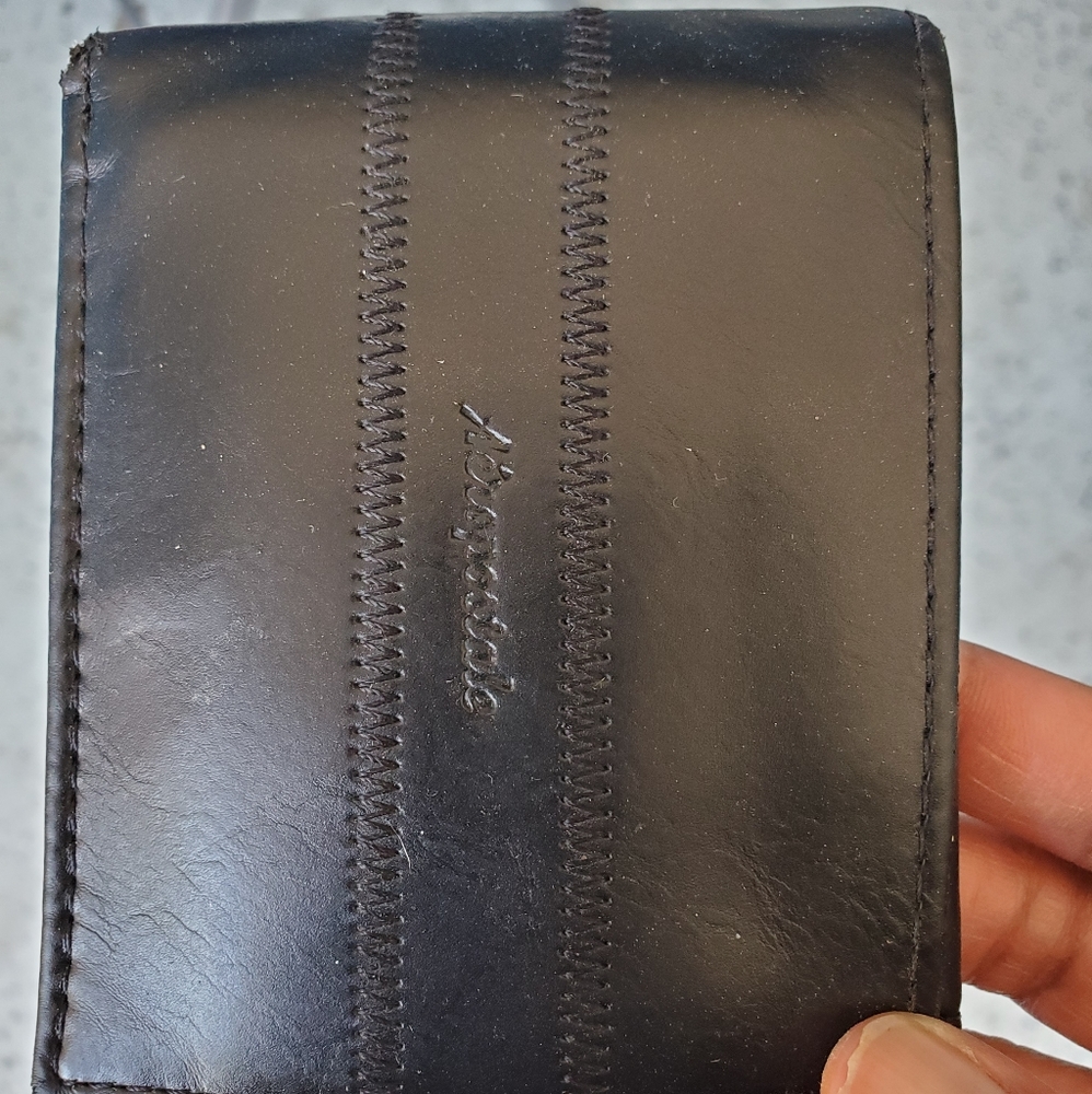 Aeropostale black slim wallet